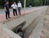 Objazd po inwestycjach powaitu kieleckiego w Chęcinach