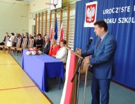 Pierwszy dzwonek w powiatowych szkołach