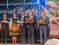 Delegacja Powiatu Kieleckiego na dożynkach w Damnicy (Pow. Słupski)