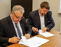 Umowy na dofinansowania zakupu samochodów dla osób niepełnosprawnych