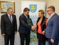 Umowy na dofinansowania zakupu samochodów dla osób niepełnosprawnych