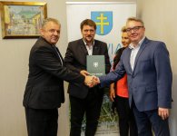 Umowy na dofinansowania zakupu samochodów dla osób niepełnosprawnych