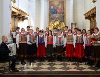 XII Powiatowy Przegląd Zespołów Chóralnych na Świętym Krzyżu