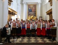 XII Powiatowy Przegląd Zespołów Chóralnych na Świętym Krzyżu