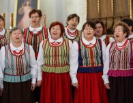 XII Powiatowy Przegląd Zespołów Chóralnych na Świętym Krzyżu