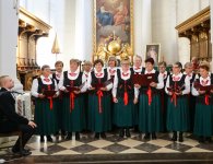 XII Powiatowy Przegląd Zespołów Chóralnych na Świętym Krzyżu