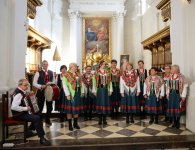 XII Powiatowy Przegląd Zespołów Chóralnych na Świętym Krzyżu
