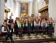 XII Powiatowy Przegląd Zespołów Chóralnych na Świętym Krzyżu