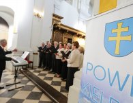 XII Powiatowy Przegląd Zespołów Chóralnych na Świętym Krzyżu