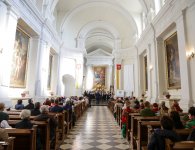 XII Powiatowy Przegląd Zespołów Chóralnych na Świętym Krzyżu