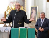 XII Powiatowy Przegląd Zespołów Chóralnych na Świętym Krzyżu