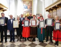 XII Powiatowy Przegląd Zespołów Chóralnych na Świętym Krzyżu