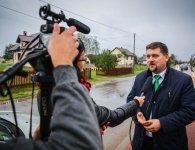 W Pieradłach w gminie Mniów oddano do użytku chodnik. 