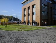 Ćwiczenia przeciwpożarowe w budynku kieleckiego starostwa