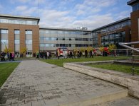 Ćwiczenia przeciwpożarowe w budynku kieleckiego starostwa