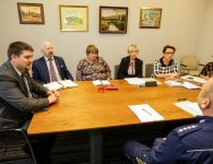 Spotkanie w  sprawie porzuconych odpadów zwierzęcych w gminie Morawica