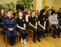 Powiatowy Zespół Szkół w Chęcinach włączył się w Kampanię Białej Wstążki.