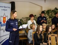 Powiatowy Zespół Szkół w Chęcinach włączył się w Kampanię Białej Wstążki.