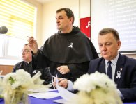 Powiatowy Zespół Szkół w Chęcinach włączył się w Kampanię Białej Wstążki.