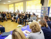 Powiatowy Zespół Szkół w Chęcinach włączył się w Kampanię Białej Wstążki.