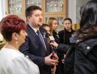 Powiatowy Zespół Szkół w Chęcinach włączył się w Kampanię Białej Wstążki.