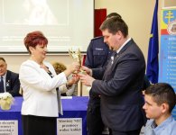 Powiatowy Zespół Szkół w Chęcinach włączył się w Kampanię Białej Wstążki.