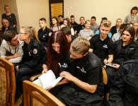 Powiatowy Zespół Szkół w Chęcinach włączył się w Kampanię Białej Wstążki.