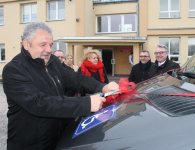 Nowy samochód do przewozu osób niepełnosprawnych w Sędku 