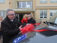 Nowy samochód do przewozu osób niepełnosprawnych w Sędku 