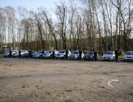 Policjanci otrzymali nowe radiowozy oraz łódź i holownik