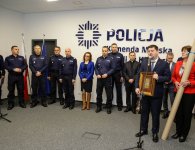 Kieleccy policjanci w nowoczesnej siedzibie