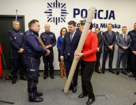 Kieleccy policjanci w nowoczesnej siedzibie