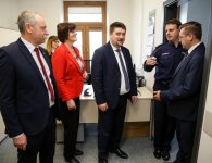 Kieleccy policjanci w nowoczesnej siedzibie