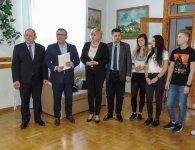 Podpisanie umowy w Powiatowym Zespole Szkół w Łopusznie 