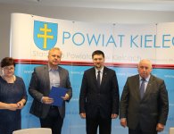Podpisanie umów z organizacjami pozarządowymi
