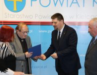 Podpisanie umów z organizacjami pozarządowymi