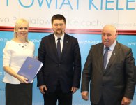Podpisanie umów z organizacjami pozarządowymi