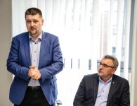 Podpisanie umowy na realizację inwestycji drogowych w gminach Górno i Daleszyce