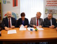 Podpisano umowę na budowę budynku administracyjnego w Domu Pomocy Społecznej w Łagiewnikach