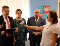 Podpisanie umów edukacyjnych 