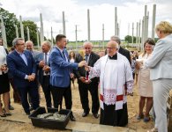 Z pompą ruszyła budowa powiatowej szkoły w Łopusznie