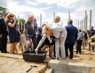 Z pompą ruszyła budowa powiatowej szkoły w Łopusznie