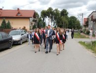 Wmurowanie kamienia węgielnego pod budowę nowej szkoły w Piotrkowicach w gminie Chmielnik.