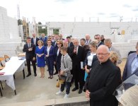 Wmurowanie kamienia węgielnego pod budowę nowej szkoły w Piotrkowicach w gminie Chmielnik.