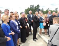 Wmurowanie kamienia węgielnego pod budowę nowej szkoły w Piotrkowicach w gminie Chmielnik.