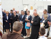 Wmurowanie kamienia węgielnego pod budowę nowej szkoły w Piotrkowicach w gminie Chmielnik.