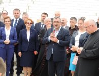Wmurowanie kamienia węgielnego pod budowę nowej szkoły w Piotrkowicach w gminie Chmielnik.