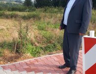 Budują chodnik w miejscowości Dębniak w gminie Nowa Słupia