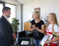 Wizyta Mistrzyni Roksany Barchan w kieleckim starostwie 