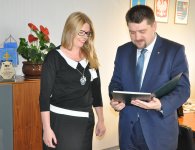 Jubileusze pracy zawodowej obchodzili Włodzimierz Kamiński i Iwona Chrabąszcz.